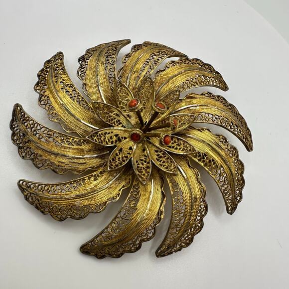 Vintage 900 silver gold vermeil filigree genuine red coral flower floral brooch - Picture 2 of 9